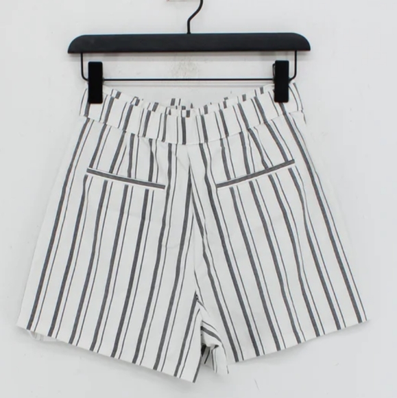 Zara - Paperbag Tie Belted Shorts 4661/290 | Medium | White & Black Pinstripes - Picture 5 of 5
